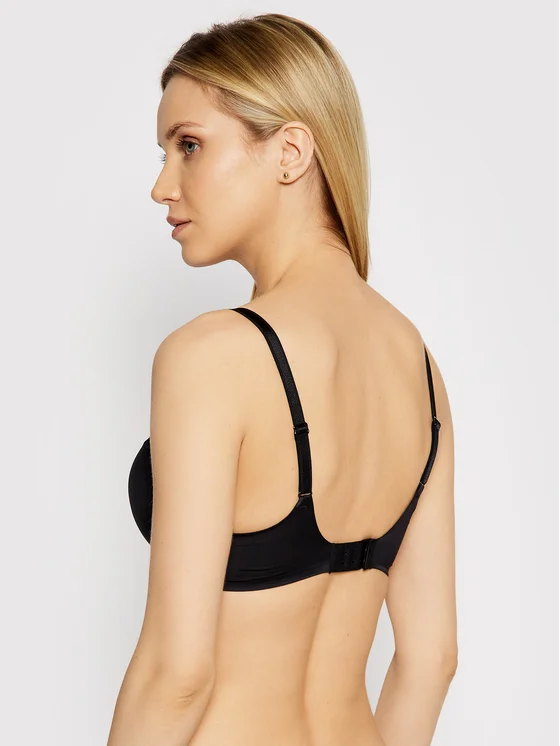 Chantelle Basic Push-Up Bra - 15G20